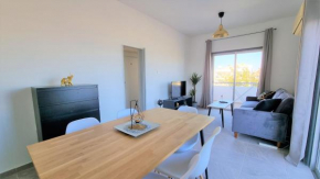 Apartment with 360 degree balcony and WONDERFUL view!
